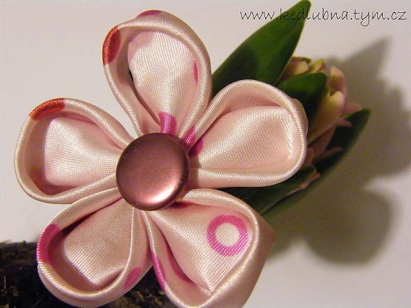 KANZASHI