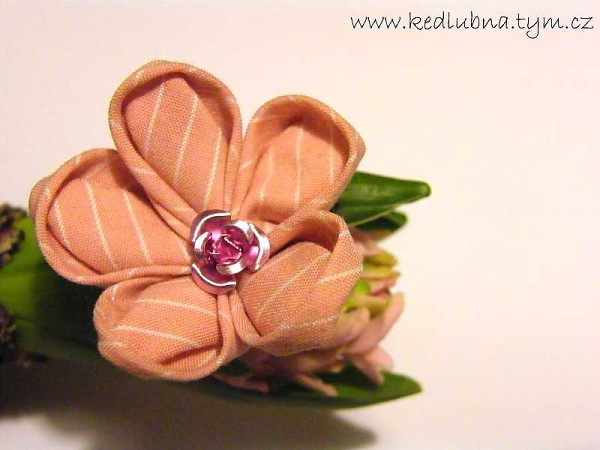 KANZASHI